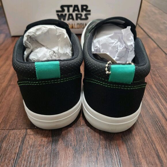 Ground Up Star Wars Slip On Sneakers Mens 10 Black Mandalorian Grogu - Picture 2 of 7